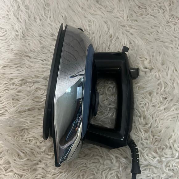 Hamilton Beach Iron Model # 14200 - Picture 3 of 7